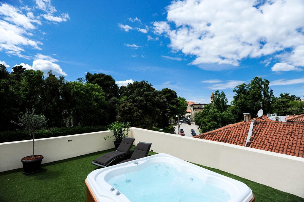 Apartamento Feel Good Penthouse With Jacuzzi Zadar Habitación foto