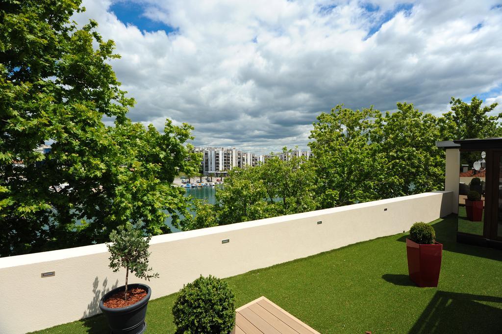 Apartamento Feel Good Penthouse With Jacuzzi Zadar Habitación foto